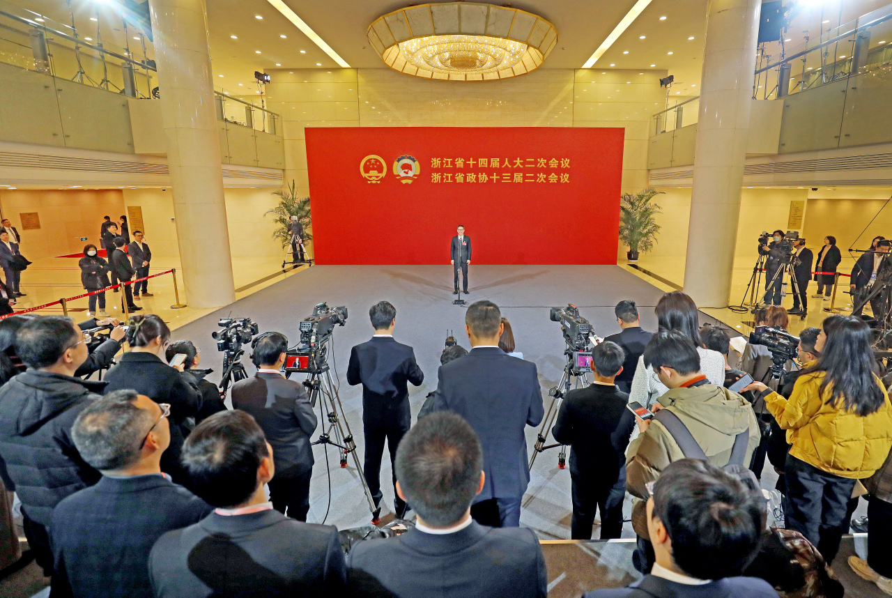 “委员通道”开启
