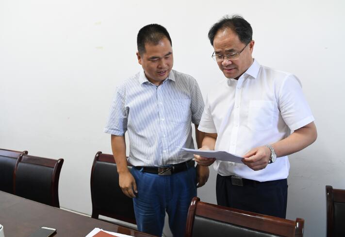 王昌荣先后来到兰溪市,金华市信访局,详细了解群众来访接待,领导