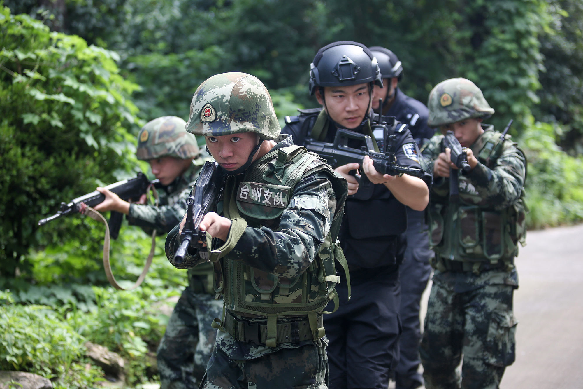 武警特警联合训练