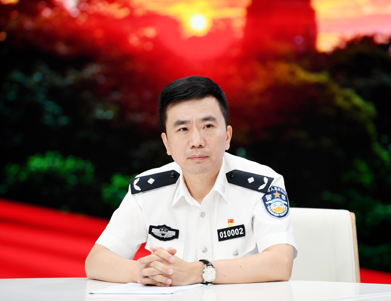 杭州市公安局党委副书记、常务副局长费跃忠.jpg