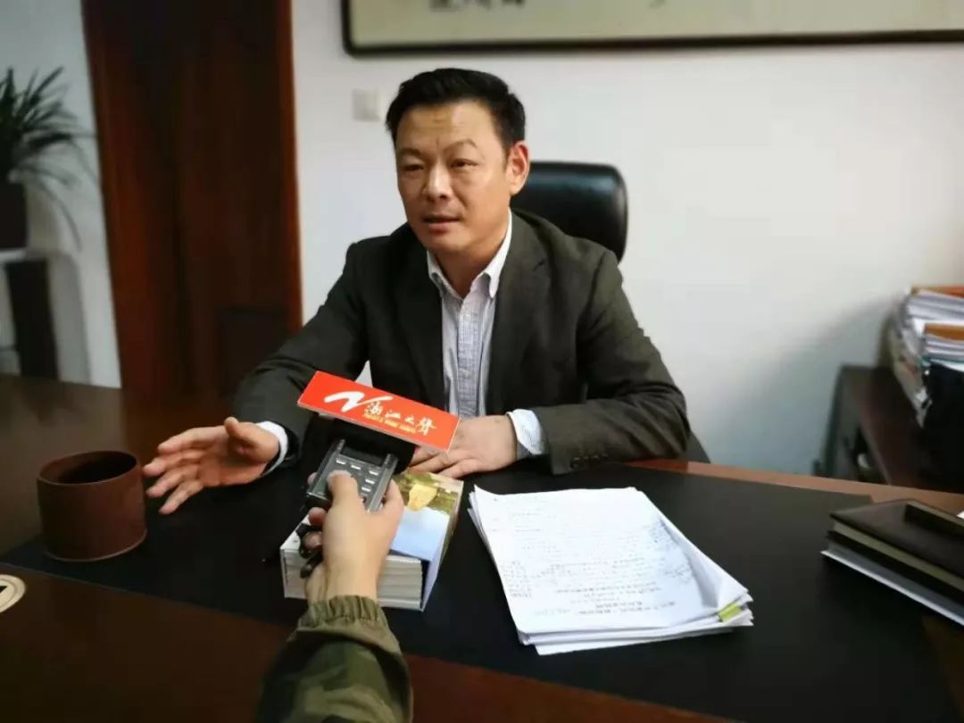 安吉县委副书记,政法委书记赵德清接受浙江之声记者叶树刚采访